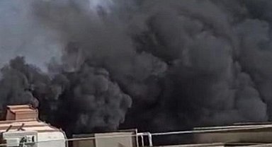 Antalya Kumluca'da çatı yangını!
