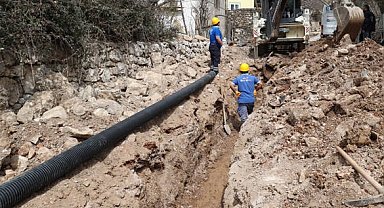 Antalya Toklularda kanalizasyon hattını yenileniyor