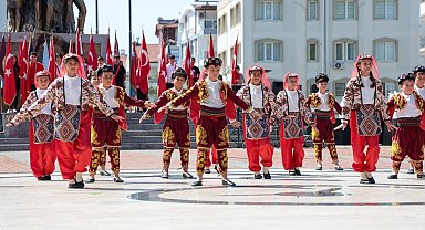 Antalya'da 23 Nisan sevinci