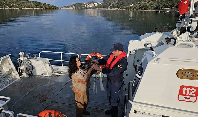 Antalya'da düzensiz göçmen operasyonu: 25'i çocuk 80 kişi kurtarıldı