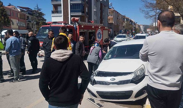 Antalya'da iki otomobil çarpıştı: 4 yaralı