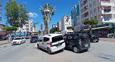 Antalya'da kırmızı ışık ihlali kazaya neden oldu: 1 yaralı