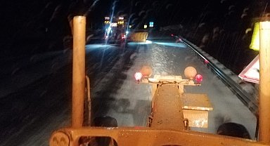 Antalya'da nisan ortasında kar yağışları devam ediyor