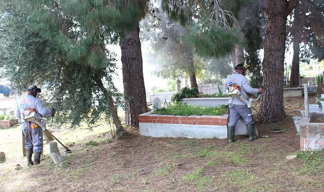 Antlaya mezarlıklarında bakım onarım çalışması