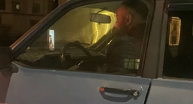 Aracıyla seyir halindeyken görüntülü sohbet eden sürücüye 5 bin 327 lira ceza kesildi