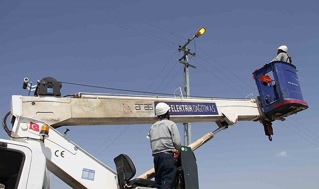 Aras Elektrik hizmet bölgesini aydınlatmaya devam ediyor
