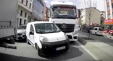 Arnavutköy'de ilginç kaza kamerada