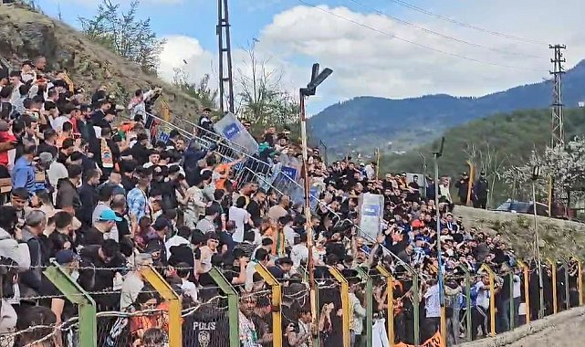 Artvin'de amatör lig maçında kavga çıktı, müsabaka tatil edildi