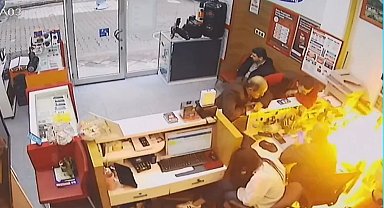 Artvin'de tamir için getirilen cep telefonu bomba gibi patladı