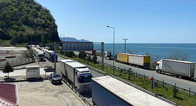 Artvin'de tırcılar bayramı sırada geçirdi