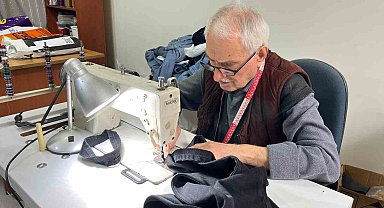 Artvinli Ziver usta 63 yıldır terzilik mesleğini sürdürüyor
