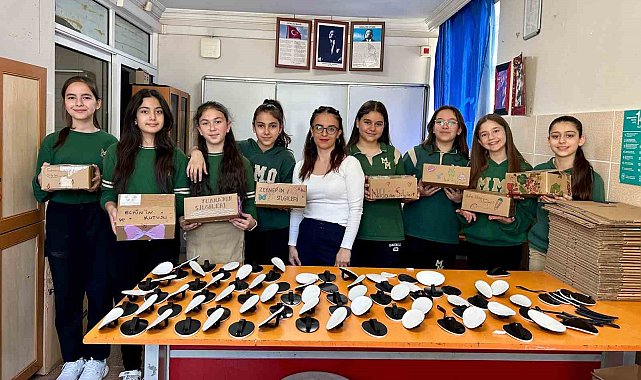 Atık borulardaki keçeler, öğrencilerin ellerinde silgiye dönüşüyor