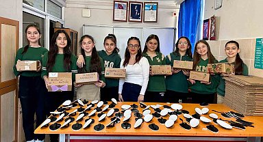 Atık borulardaki keçeler, öğrencilerin ellerinde silgiye dönüşüyor