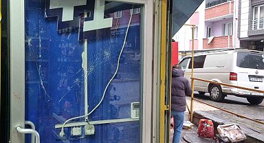 Avcılar'da tekel bayisinde sopalı haraç kavgası