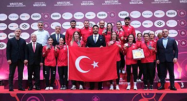Avrupa Güreş Şampiyonası'nda milli kadın güreşçilerden tarihi başarı