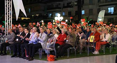 Avusturyalı Turistlere 'Hoş geldiniz' partisi