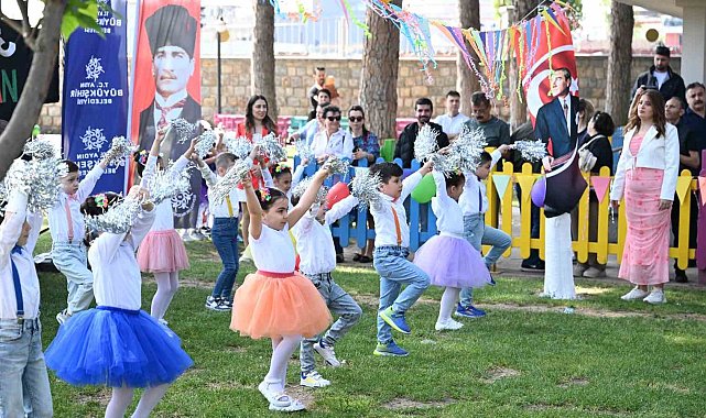 Aydın Büyükşehir Belediyesi Çocuk Gelişim Merkezleri'nde 23 Nisan coşkusu