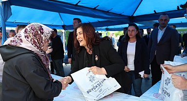 Aydın Büyükşehir Belediyesi'nin ata tohumu vatandaşla buluştu