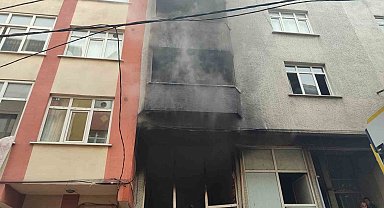 Bağcılar'da araç paspası üreten iş yerinde korkutan yangın