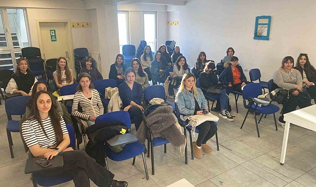 Bahar, Adalar Gençlik Merkezi'nde başka güzel