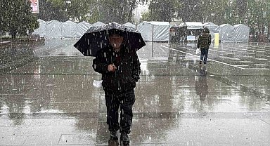 Baharda kar yağdı, vatandaş odun kömür peşine düştü