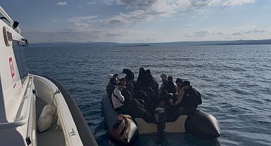 Balıkesir açıklarında 20 düzensiz göçmen yakalandı