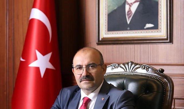 Balıkesir Valisi Ustaoğlu: '1 Mayıs Emek ve Dayanışma Günü kutlu olsun'