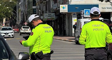Balıkesir'in Gönen ilçesinde trafik uygulaması: 46 araç kontrol edildi