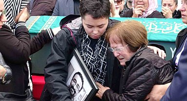 Balkondan düşerek hayatını kaybeden doktor son yolculuğuna uğurlandı