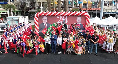 Bandırma'da Uluslararası Çocuk Festivali renkli görüntülere sahne oldu