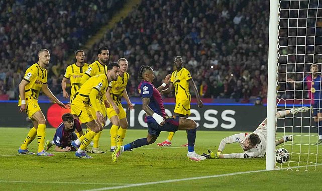 Barcelona yarı final kapısını araladı