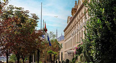 Başarılı gençlere İstanbul'da kapsamlı eğitim bursu