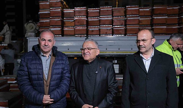 Başkan Büyükkılıç, şafak vakti üreticilere arılı kovan dağıttı