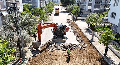 Başkan Çerçioğlu Efeler'in yollarını yenilemeyi sürdürüyor