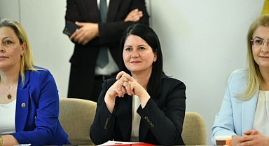 Başkan Gencan Akın, 'Güçlü kentler için kadınlar' panelinde