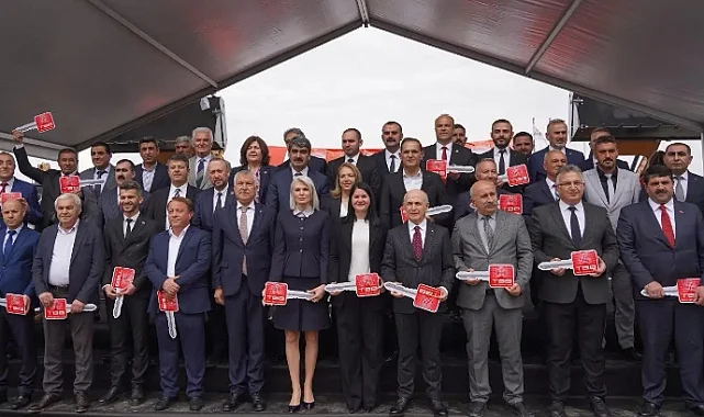 Başkan Gencan Akın, Türkiye Belediyeler Birliği hizmet aracı teslim töreni'ne katıldı