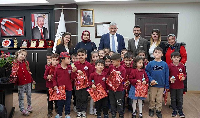 Başkan Hallaç'tan minik misafirlere sıcak karşılama