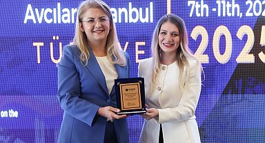 Başkan Ovalıoğlu kadın ve gençlik zirvesinde konuştu