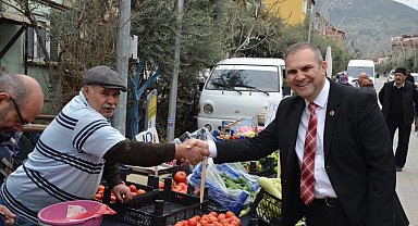 Başkan pazarcı esnaflarıyla bir araya geldi