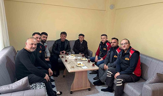 Başkan Şahin, heyelandan sağ kurtulan aileyi bayramda yalnız bırakmadı