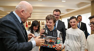 Başkan Sekmen; "Onların gözlerindeki ışık, bizlere umut ve ilham oldu"