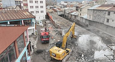 Başkan Taşkın; "Riskli yapılar birer birer yıkılıyor"