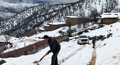 Batman'da karla mücadele: 50 yerleşim yerine ulaşım sağlanamıyor