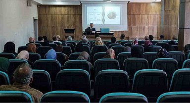 Bayburt'ta hacı adayları için seminer düzenlendi