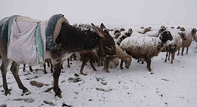 Bayburt'ta nisan ayında yoğun kar yağışı
