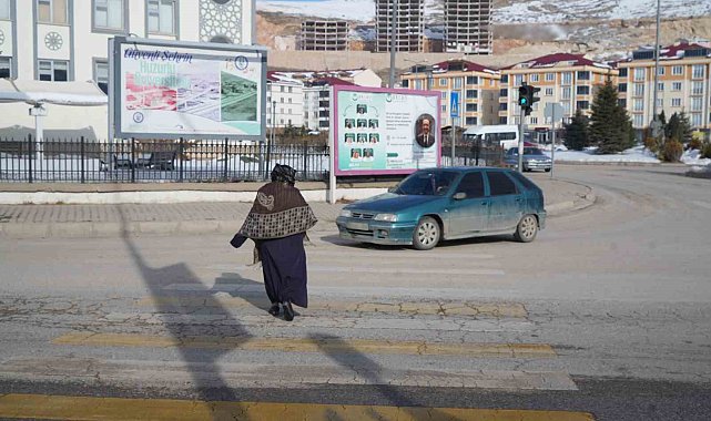 Bayburt'ta sinyalizasyon ışıkları yaya ve sürücülere zor anlar yaşatıyor