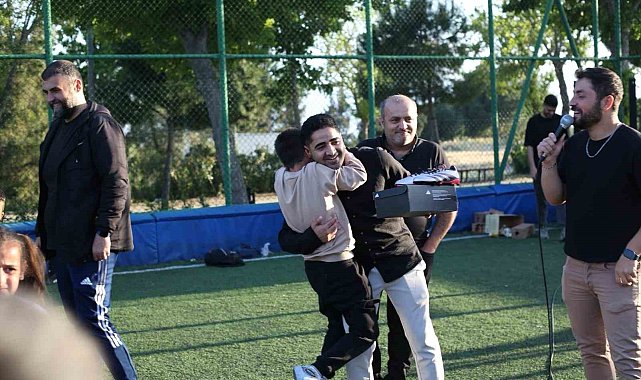 Bayraklı'da 23 Nisan, sporla taçlandı