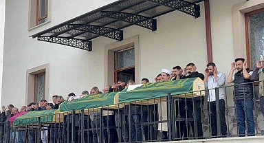 Bayram tatilinden dönen öğretmen aile son yolculuğuna uğurlandı