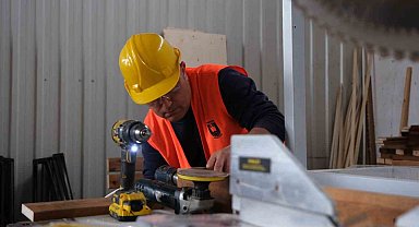 Belediye atölyelerinde plaj hazırlıkları sürüyor