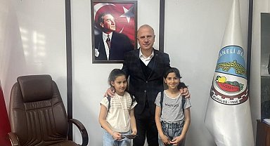 Belediye başkanından miniklere samimi karşılama